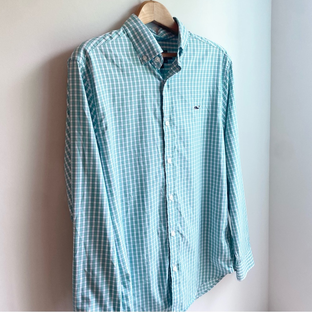 Vineyard Vines Plaid Button Down Size Small - image 2